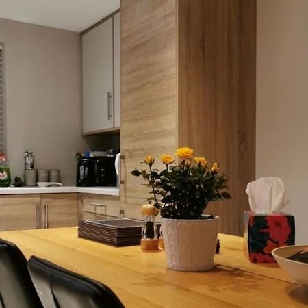3 Bedroom Townhouse, Free Parking York Bagian luar foto