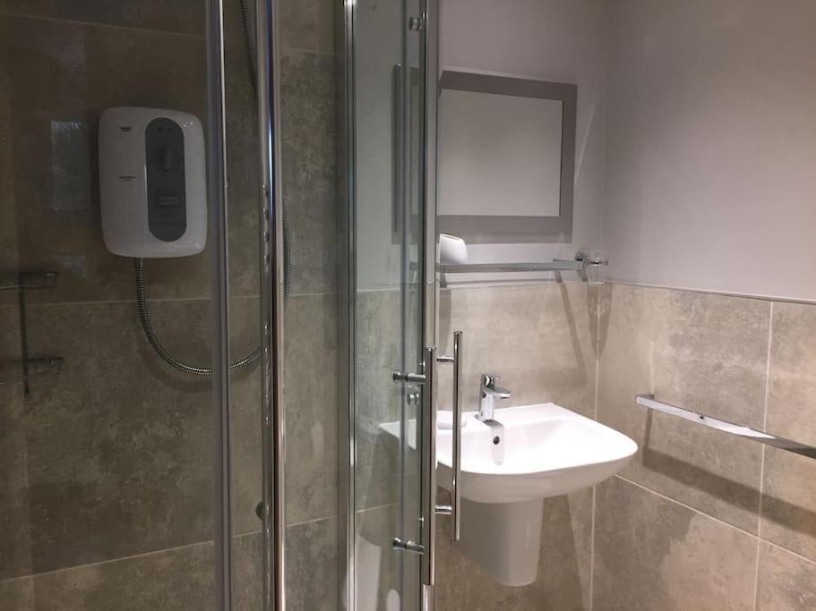 3 Bedroom Townhouse, Free Parking York Bagian luar foto