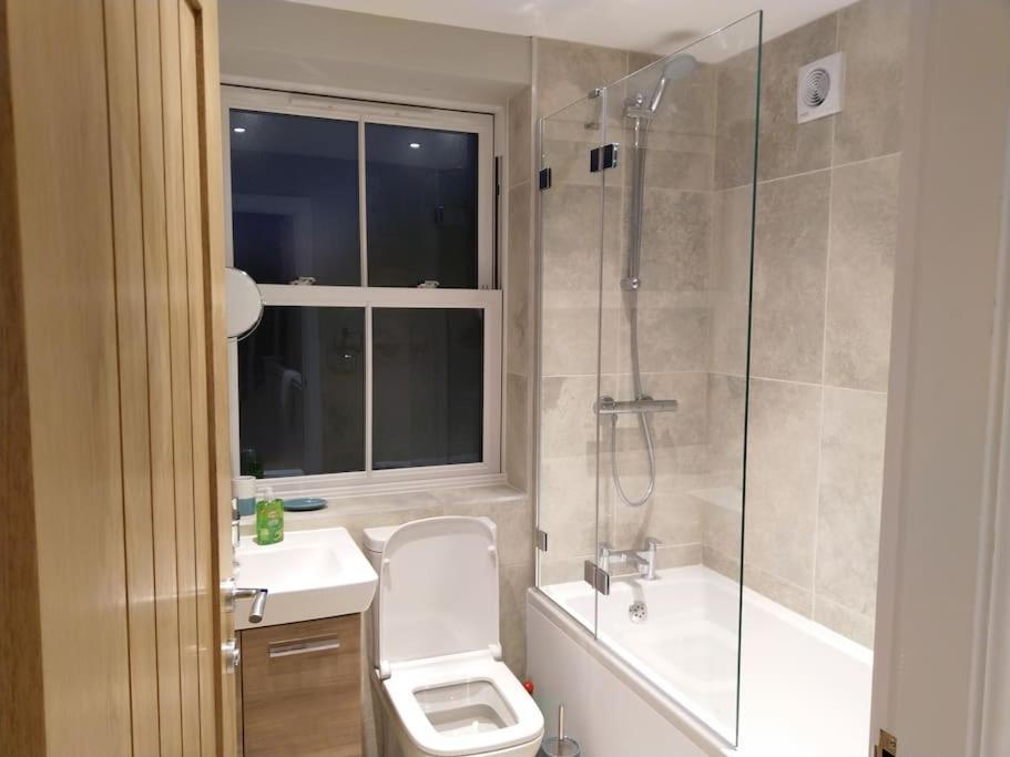 3 Bedroom Townhouse, Free Parking York Bagian luar foto