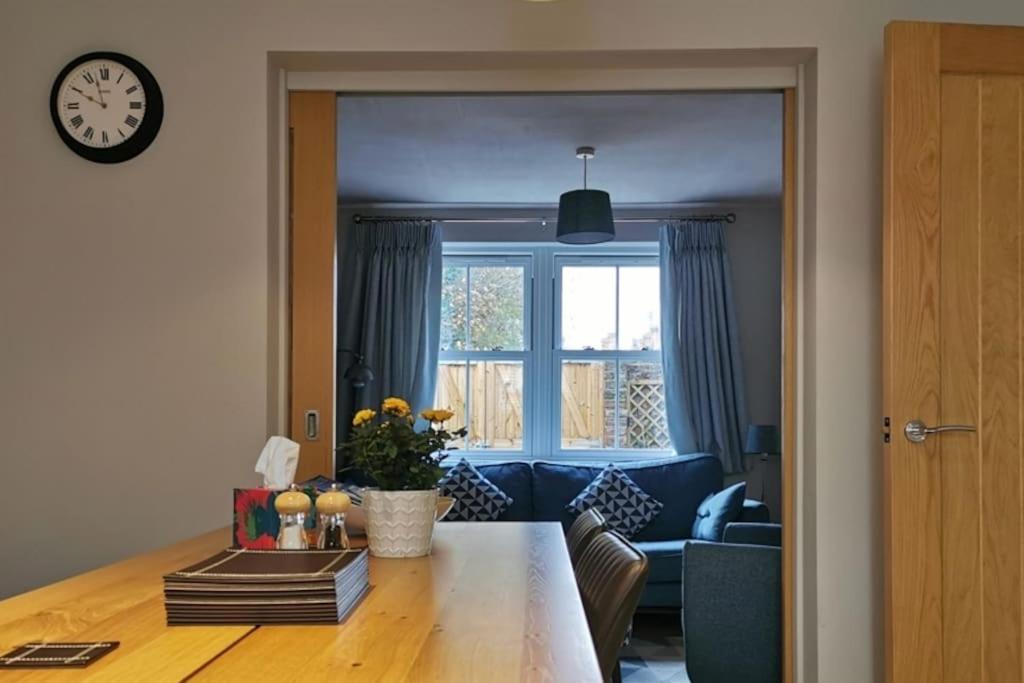 3 Bedroom Townhouse, Free Parking York Bagian luar foto